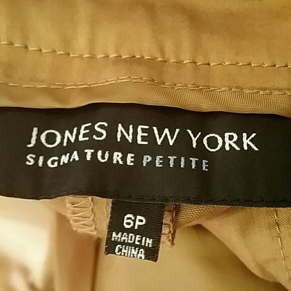 NWT. Jones New York Gold Pants. 6P - Picture 5 of 5